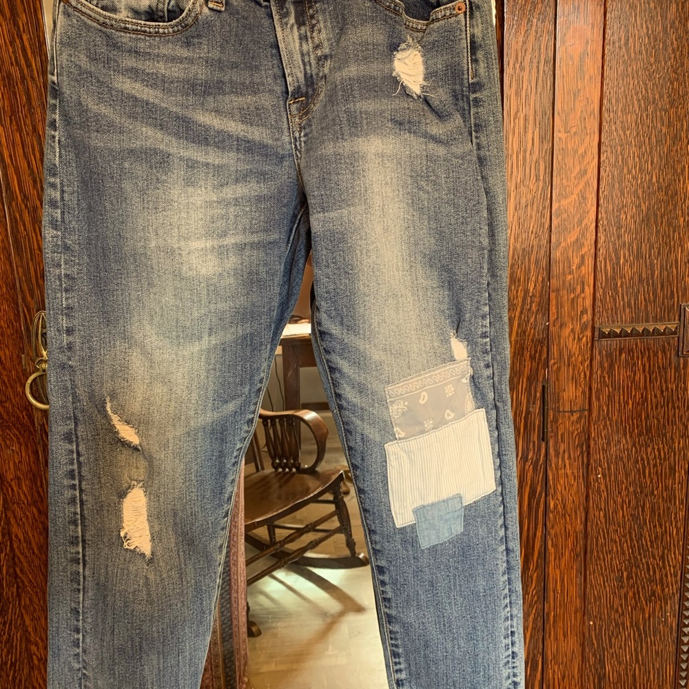 Lucky Brand Sienna Slim Boyfriend cropped stretch jean.